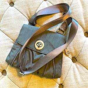 Authentic Baggallini Crossbody New no tag
